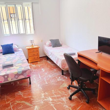 Habitacion Compartido Huelva Centro Exterior photo